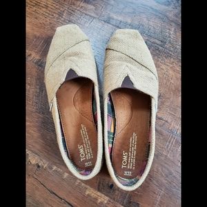 Toms Classic Tan Canvas Shoes